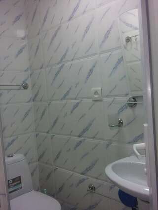 Гостевой дом Guesthouse Mzeona Батуми Двухместный номер с 1 кроватью и собственной ванной комнатой-7